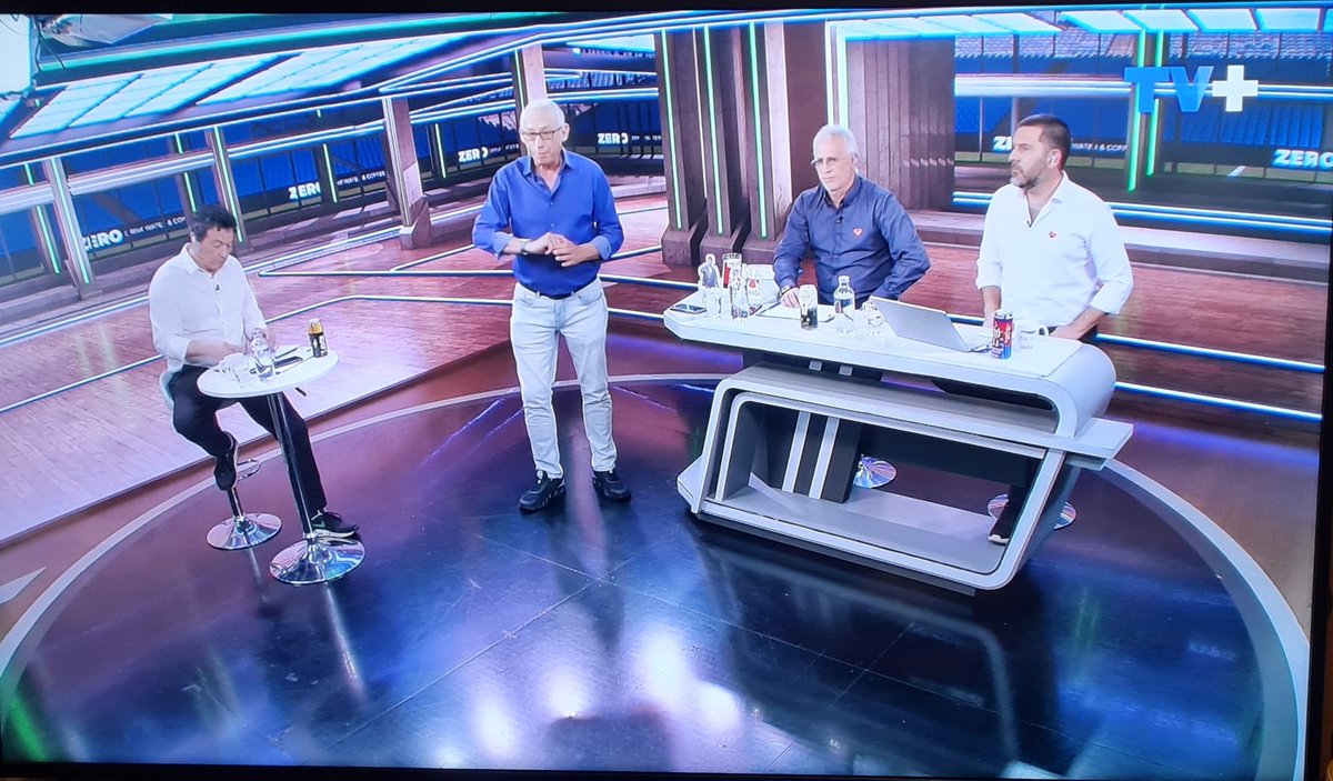 Ya viendo el Capítulo 37 de  #CirculoCentral junto a <a href="/Mauricioisra61/">Mauricio Israel</a> Cristian Arcos <a href="/Msperiodista/">@msperiodista</a> y su Nueva incorporación Ivo Basay con todo el análisis de lo que dejó la Gira de la Selección en Rusia.