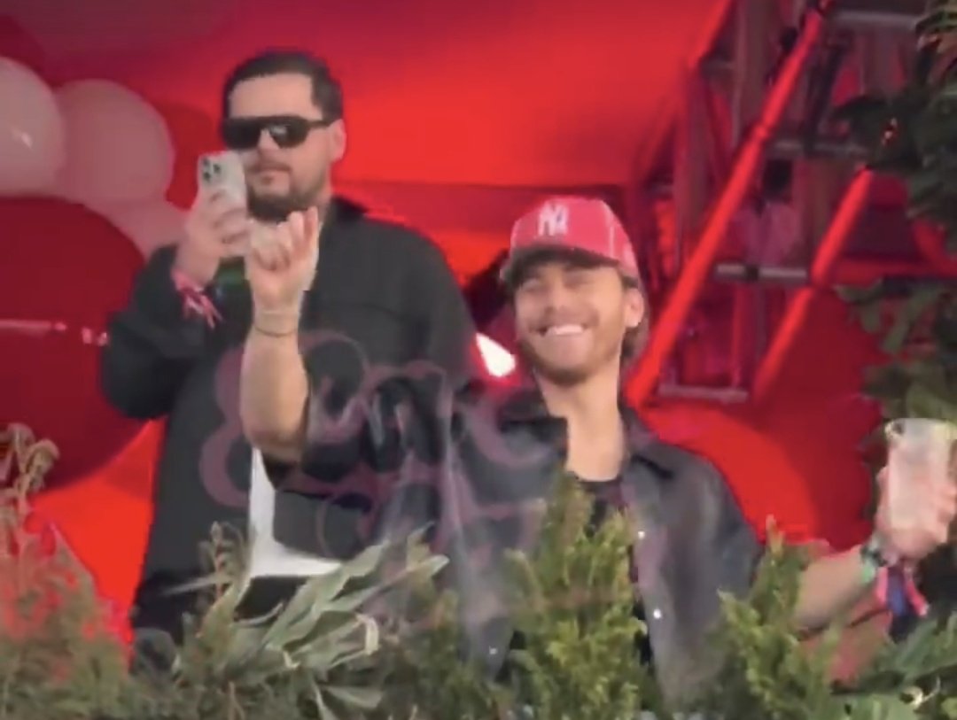 esmeHotmailcom's tweet image. Lo tkm disfrutando del flow fest LOMECAN EN FLOWF