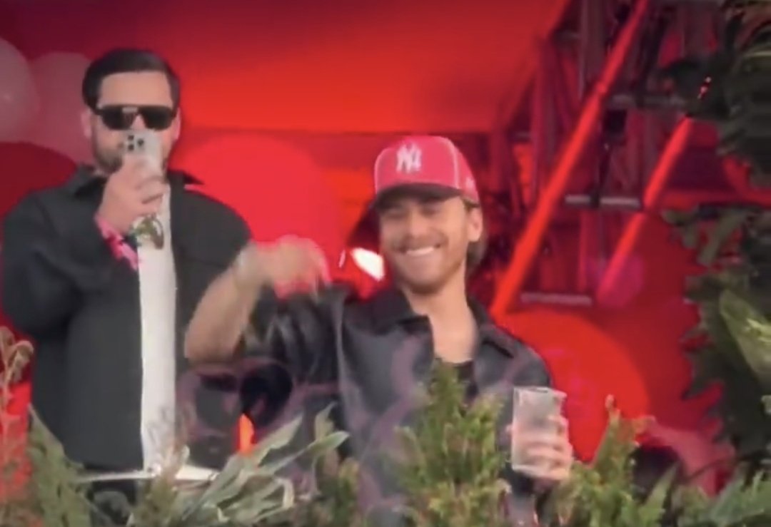 esmeHotmailcom's tweet image. Lo tkm disfrutando del flow fest LOMECAN EN FLOWF