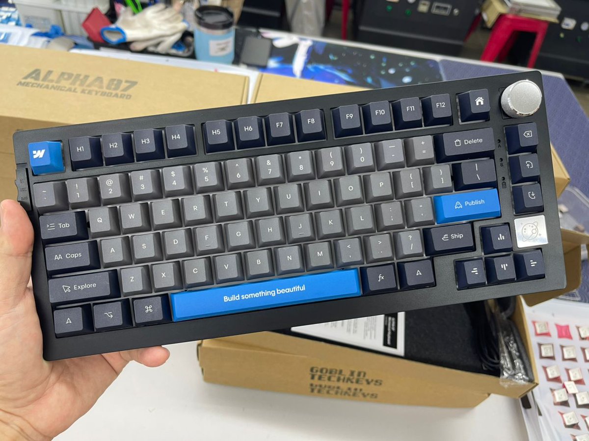 goblintechkeys's tweet image. Big thank you to @webflow for supporting us! 🙌
We loved making this custom Webflow-themed mechanical keyboard, “Build Something Beautiful” right on the spacebar 💙
Always a pleasure creating for creative teams.

#goblintechkeys #webflow #customkeyboard #keycaps