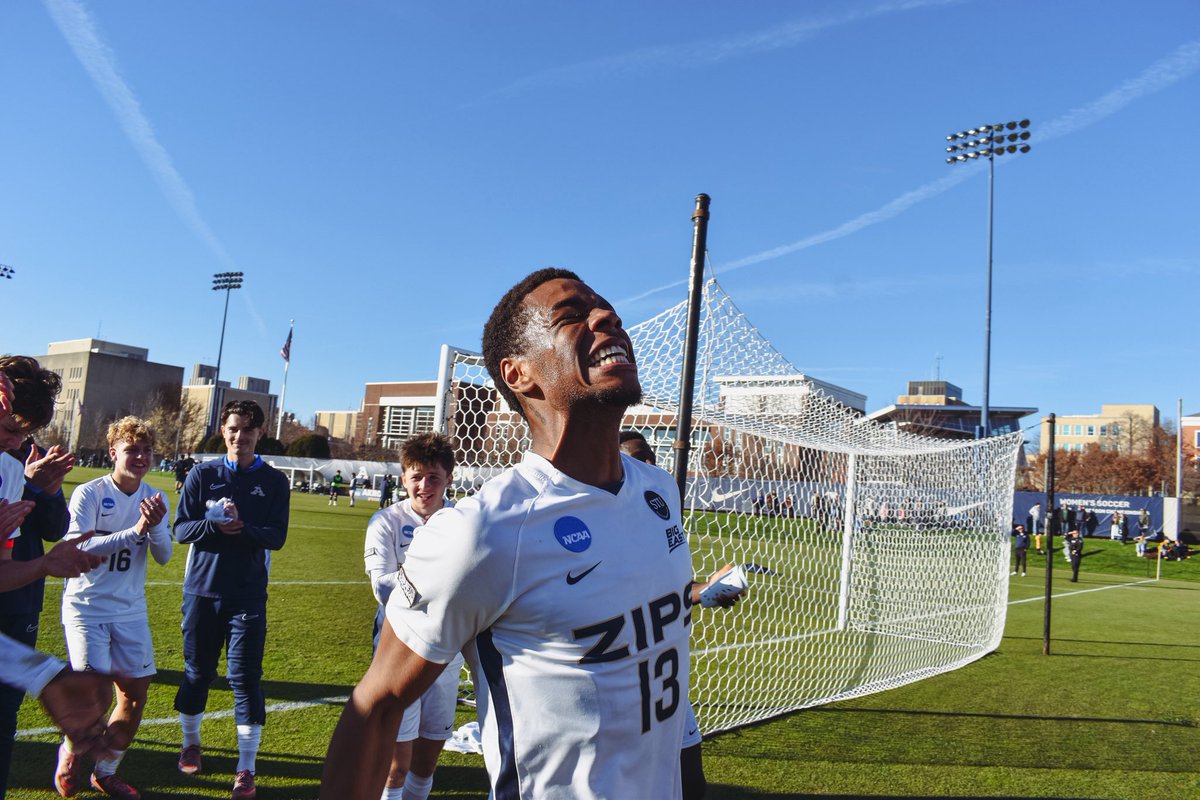 ZipsMSoc's tweet photo. Victory Mood 😁🥳 https://t.co/c9tAKwn8iA