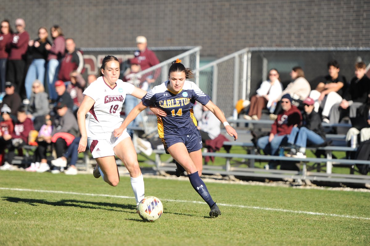 CarletonKnights's tweet image. Carleton Women's Soccer saw its NCAA Tournament run conclude with a 2-1 loss at No. 7 University of Chicago in the Sectional Final (“Elite 8”). The Knights finished the year with an 18-3-3 overall record.
Recap/Photos: ow.ly/FwXH50XwzUE
#HailTheMaizeAndBlue
#d3soccer