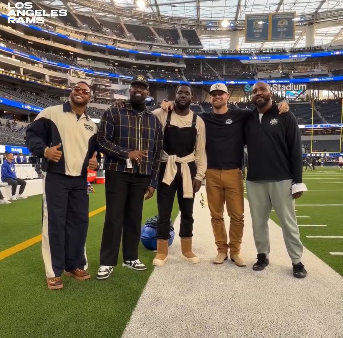 thealexiskraft's tweet image. i’m emotional seeing this picture.

aaron donald, michael brockers, william hayes, chris long and robert quinn.

the “mob squad” defense in st. louis that was so fun to watch. 

love to see it! #ramshouse