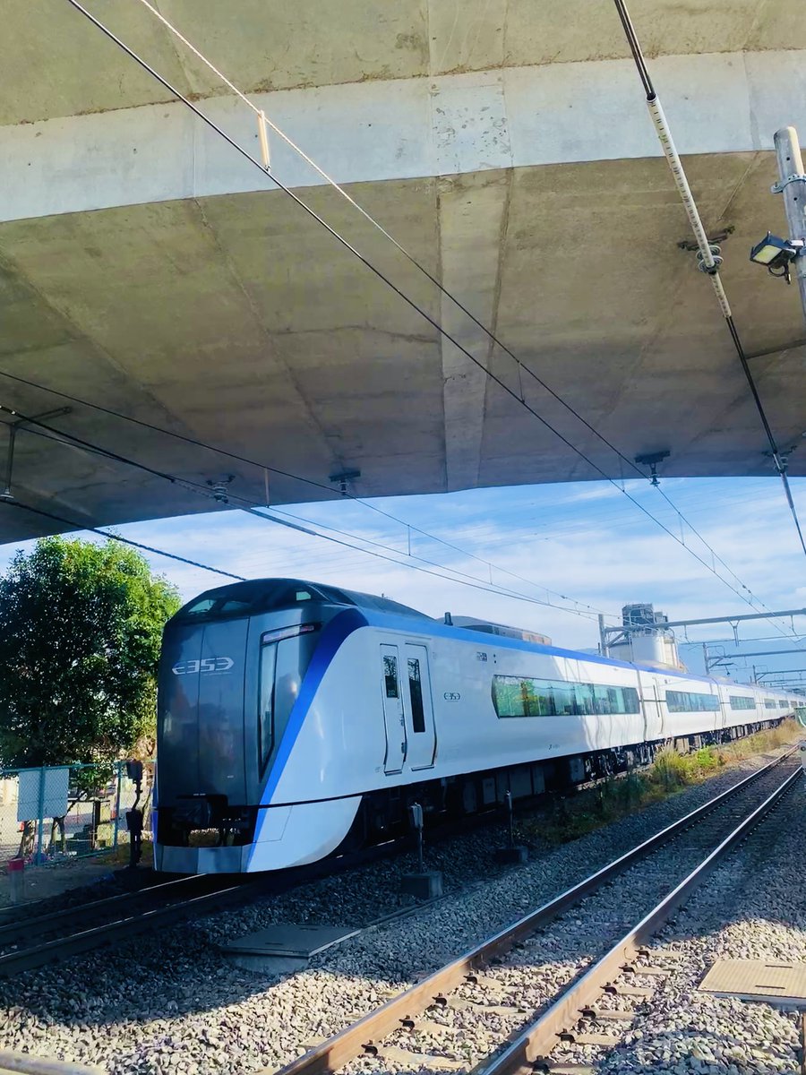 お出かけ日和✨ かいじ14号🚃💨 宿題やろっと✏️📖 #写真好きな人と