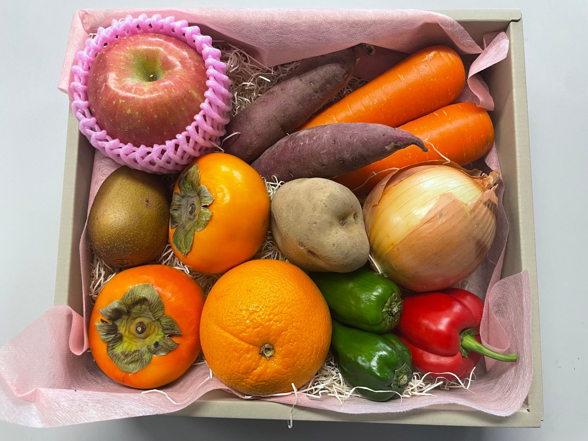 ConcertHall_ATM's tweet image. 【幼児のためのオルガン見学会より】
先日、見学会に参加してくださった、愛恩幼稚園の園児たちから、”秋の実り”のおすそ分けをいただきました☺️日にちが経っても、「オルガン楽しかった～！また来るね～！」と言ってくれて、嬉しかったです🎶