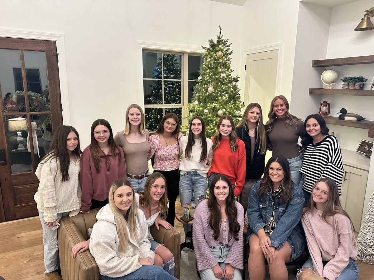 SouthWarren Softball tweet media