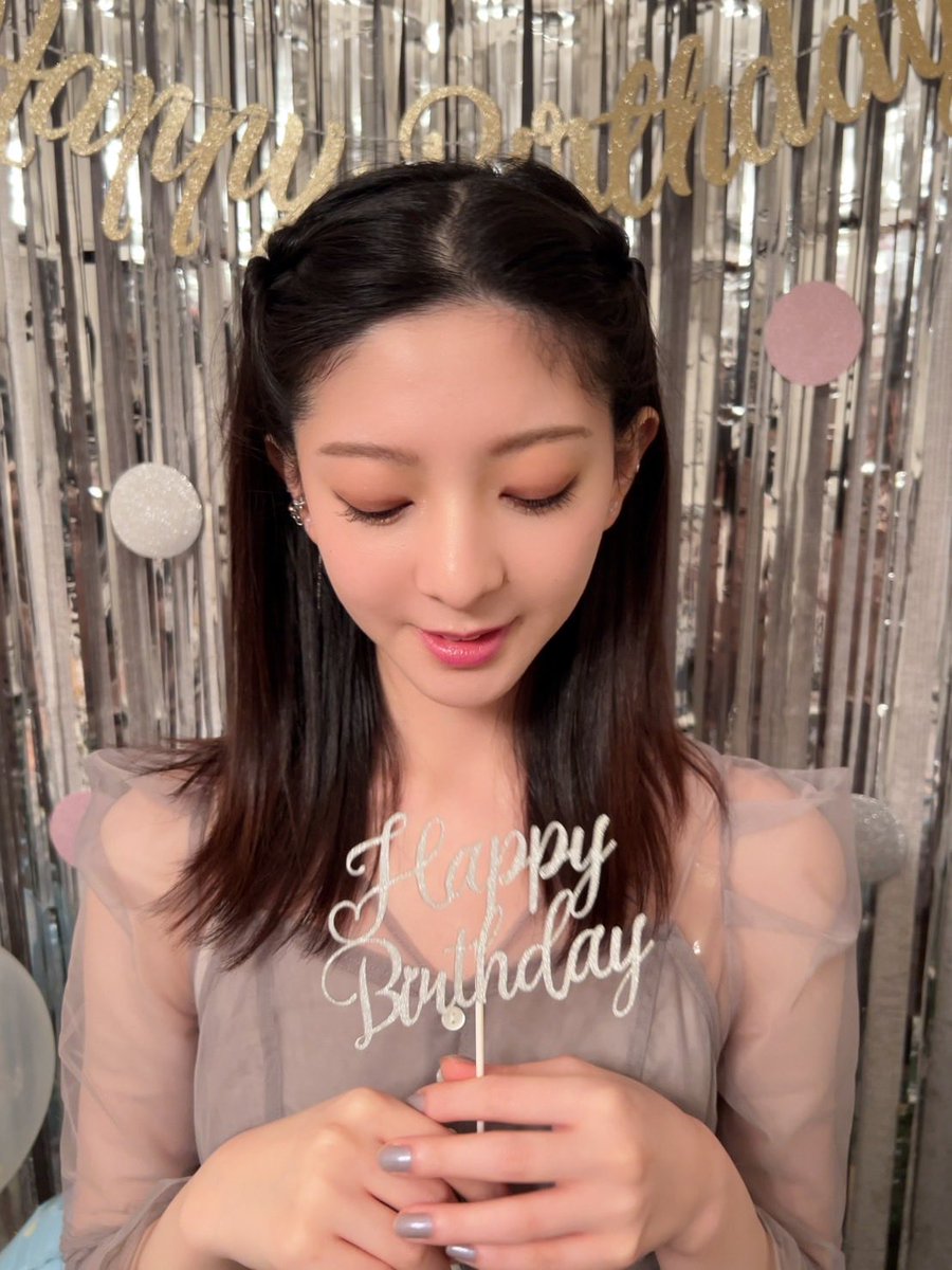 rico_sugahara's tweet image. きのうのBirthdayには皆様からのあたたかいお祝いのメッセージを沢山いただき とっても嬉しかったです😊💖
お祝いのコメントなどお寄せくださった皆様、本当にありがとうございました😭✨

心のこもったお手紙やプレゼントも本当にありがとうございました°ʚ✉ɞ°🎁…