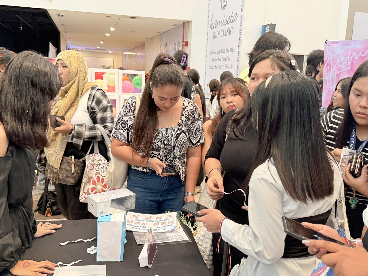 OhmPoon_PHfc819's tweet image. Thai BL Fest PH 2 -- OhmPoon PH Snaps with Fans.
(1)

#ThaiBLFestPH2withOhmPoonPH
#OhmPoon
#OhmPoonPH