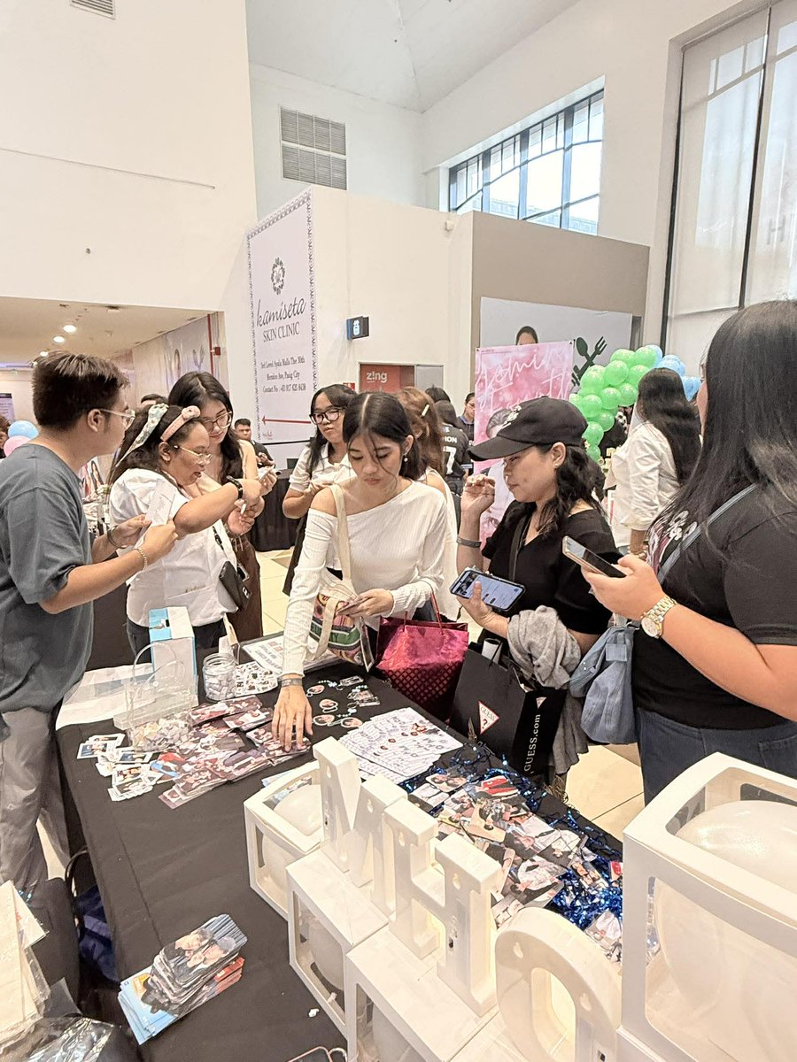 OhmPoon_PHfc819's tweet image. Thai BL Fest PH 2 -- OhmPoon PH Snaps with Fans.
(1)

#ThaiBLFestPH2withOhmPoonPH
#OhmPoon
#OhmPoonPH