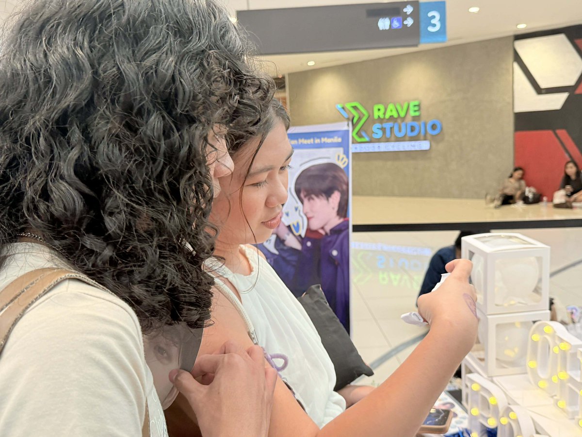 OhmPoon_PHfc819's tweet image. Thai BL Fest PH 2 -- OhmPoon PH Snaps with Fans.
(2)

#ThaiBLFestPH2withOhmPoonPH
#OhmPoon
#OhmPoonPH