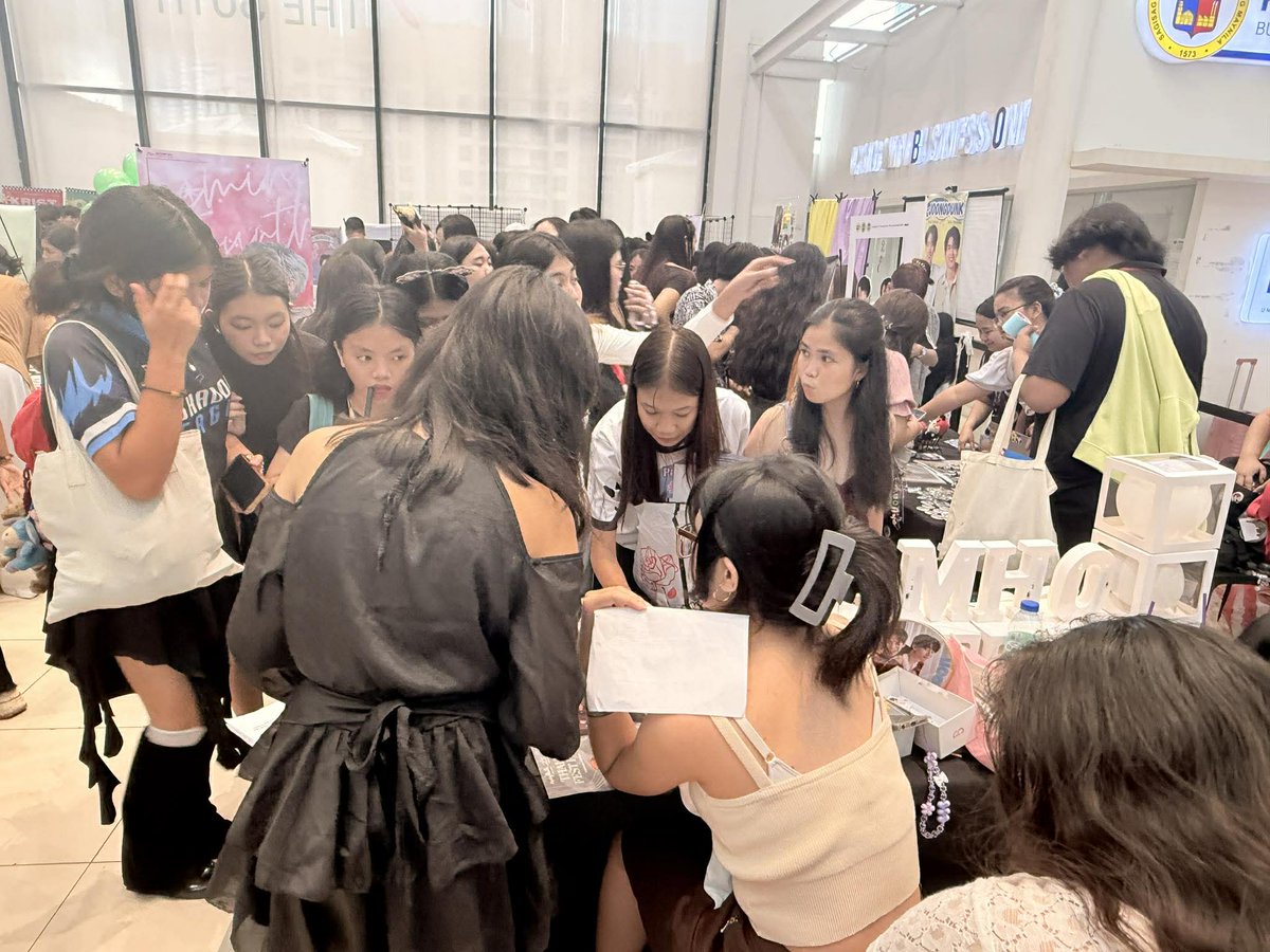 OhmPoon_PHfc819's tweet image. Thai BL Fest PH 2 -- OhmPoon PH Snaps with Fans.
(2)

#ThaiBLFestPH2withOhmPoonPH
#OhmPoon
#OhmPoonPH