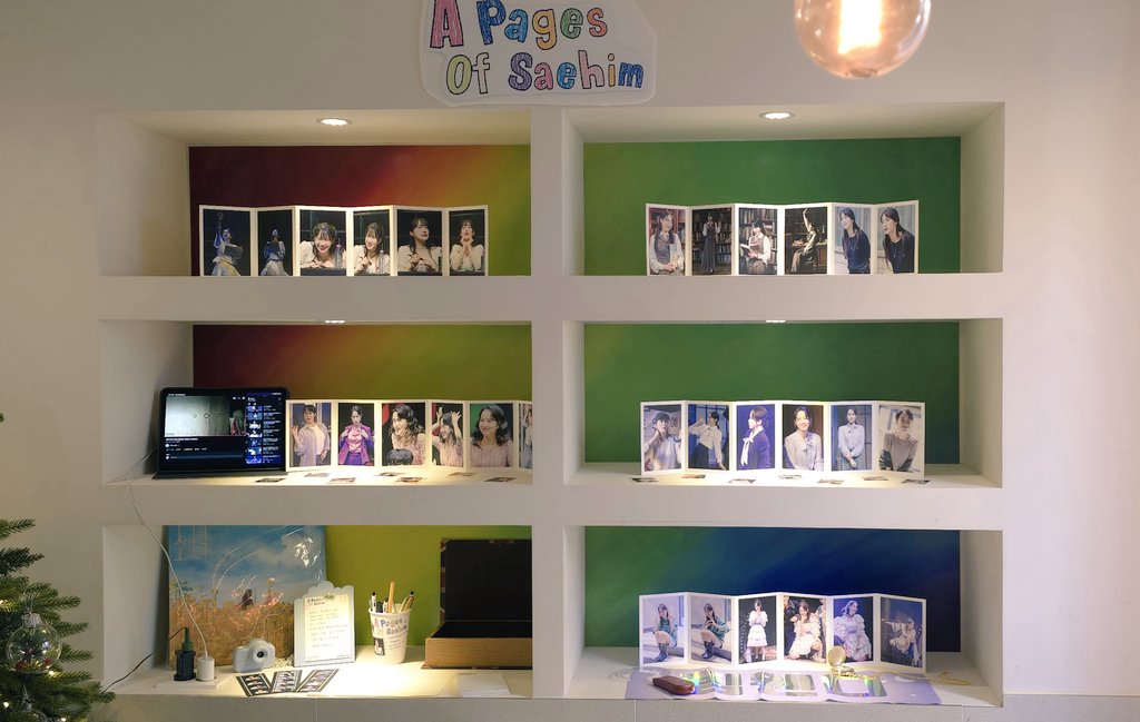 dudrl3263's tweet photo. #한_페이지의_새힘 
#A_Pages_Of_Saehim
가는 길부터 생카 주인공과 귀여운 탄이가
맞이해줘서 기분 좋게 입장했네요.
맛있는 커피와 이쁘게 디피 된 배우님 사진들
너무 즐거운 주말을 머물다 갔습니다! 
준비해 주신 분들 모두 감사합니다. 배우님 생일 축하드려요! https://t.co/ckJaZbalPP