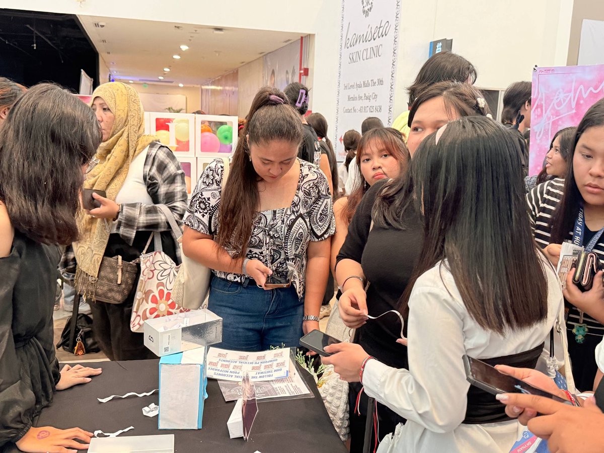 OhmPoon_PHfc819's tweet image. Thai BL Fest PH 2 -- OhmPoon PH Snaps with Fans.
(4)

#ThaiBLFestPH2withOhmPoonPH
#OhmPoon
#OhmPoonPH