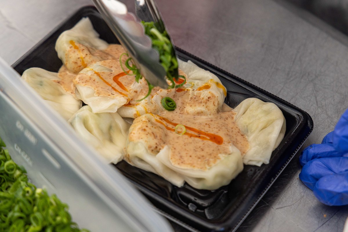 クラフト餃子フェス OSAKA 本日もオープンです🥟🎉
本日で最終日🥹🍂
美味しい餃子を最後まで楽しんで行ってくださいね🥟✨

📍花博記念公園鶴見緑地 大芝生  
🚃Osaka Metro 鶴見緑地駅1 番出口から徒歩すぐです🚶‍♀️