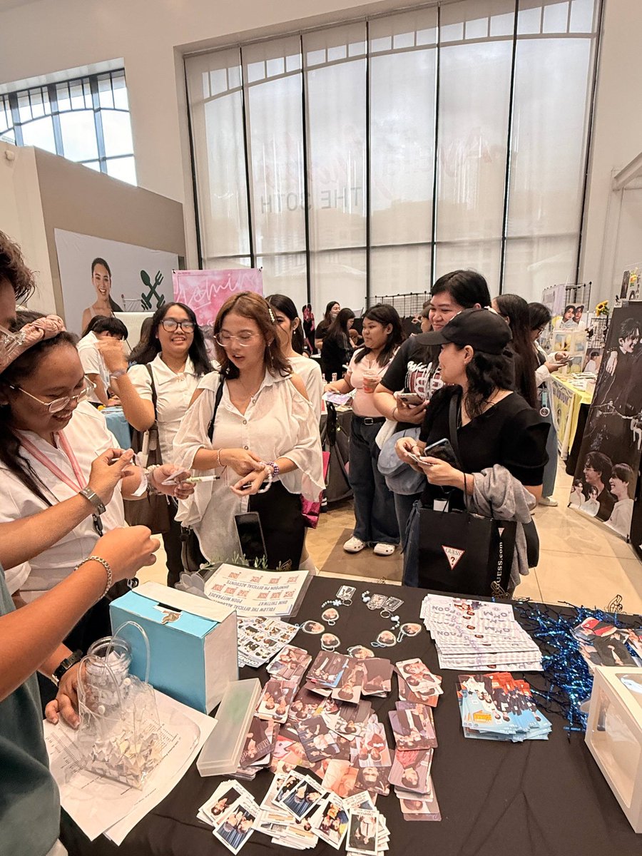 OhmPoon_PHfc819's tweet image. Thai BL Fest PH 2 -- OhmPoon PH Snaps with Fans.
(6)

#ThaiBLFestPH2withOhmPoonPH
#OhmPoon
#OhmPoonPH