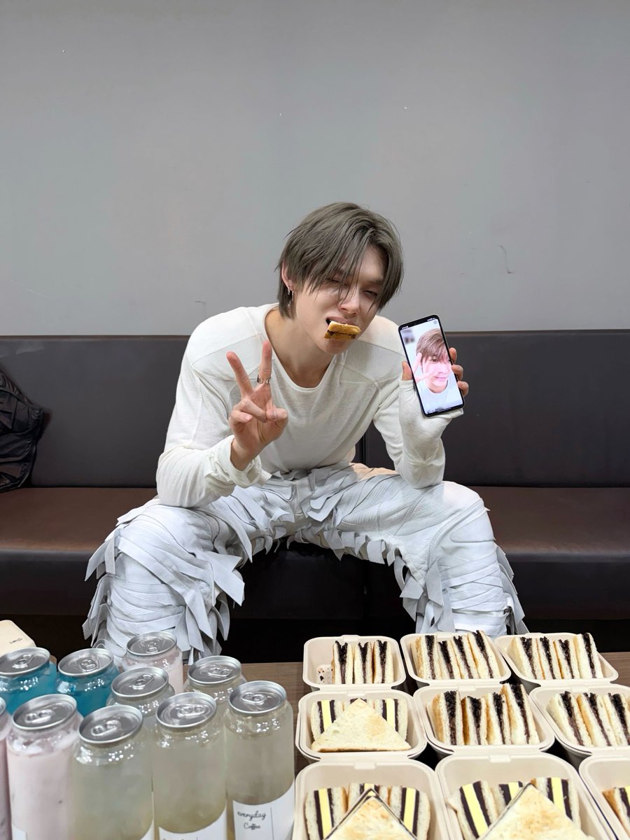 Yj tweet media