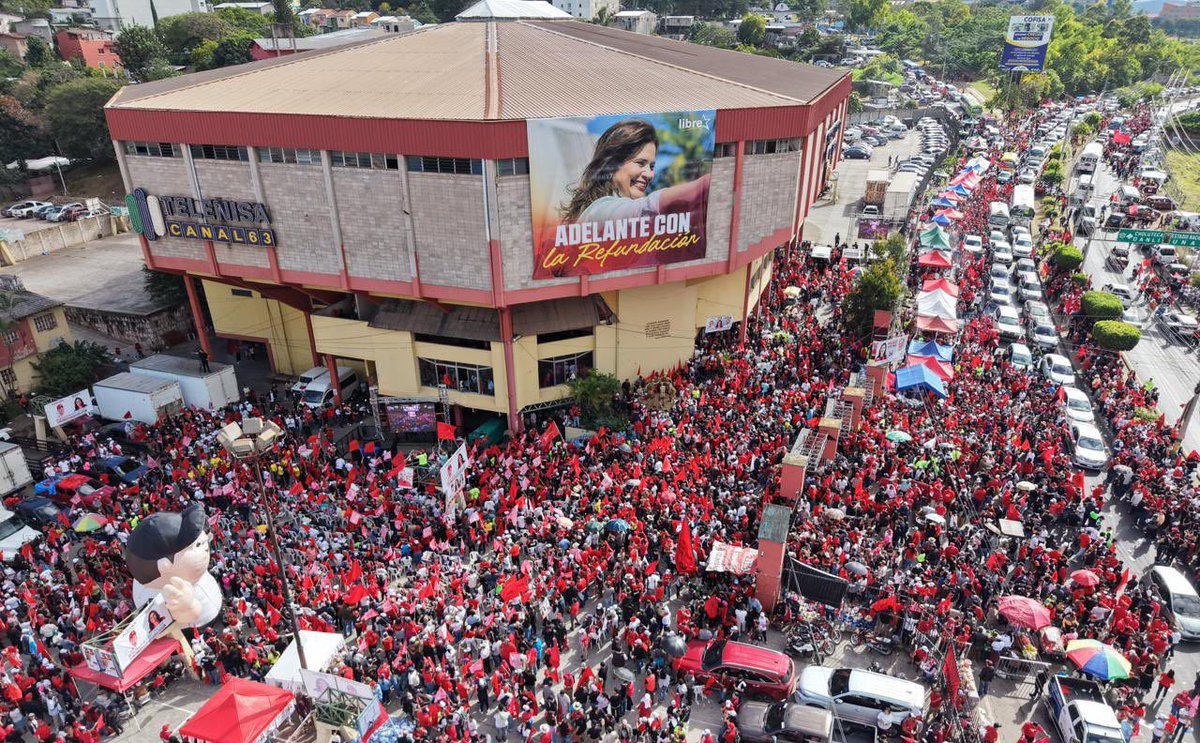 TavoGonzalezM's tweet photo. La victoria está lista y la fuerza de este pueblo la garantiza!! Rixi, Aldana y todito libre ✌🏼 https://t.co/6XeB2QzxGq