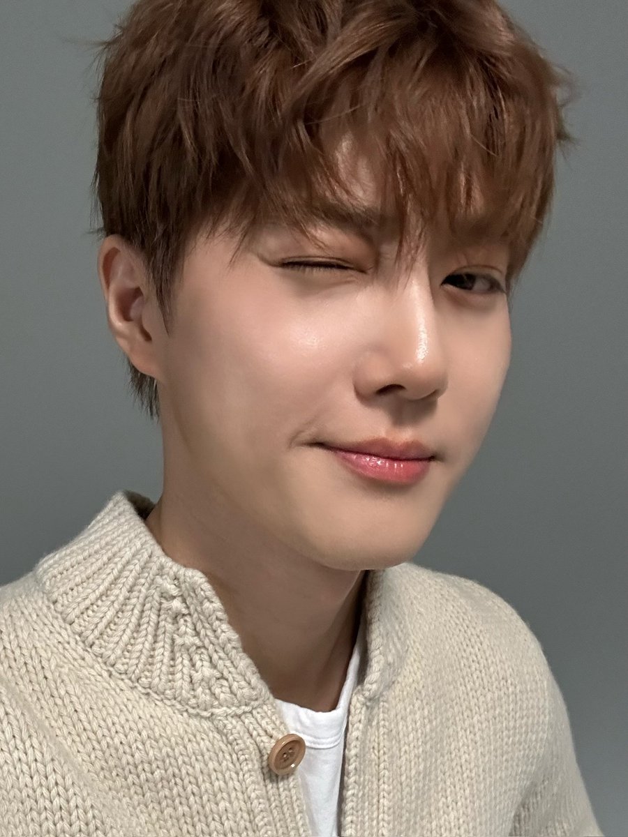 SUHOLOOK's tweet image. [ 📆 ] SUHO SCHEDULE 

🔸️Ongoing: MBC Chef of Antarctica 
🔸️Nov Issue: Dazed Korea Magazine 
🔸️Nov 29: EXO on Coupang Play 자매다방 🆕️
🔸️Dec 14: EXO&apos;verse (2 shows) 
🔸️Jan 31 - Feb 1: SMTOWN Live Fukuoka
🔸️1Q2026: EXO album

#SUHO #수호 #スホ #金俊勉