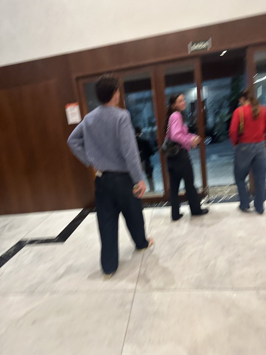 TheSMendesUpdt's tweet image. Shawn Mendes and Bruna Marquezine at the cinema today in Rio