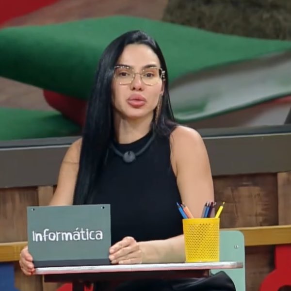 Dantinhas's tweet photo. MESQUITA

- Tamires

PLACA: Só sabe discutir berrando 

#AFazenda https://t.co/zWWbZpYGKs