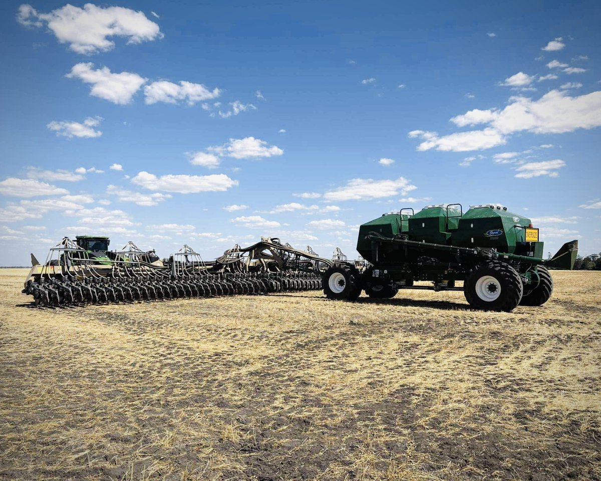 Excelagr's tweet photo. 🚜 28,000L Air Seeder in Croppa Creek, NSW!
Big capacity and smooth delivery — this Gyral Air Seeder is hard at work in northern country 🌾💪
#ExcelAg #GyralAirSeeder #CroppaCreek #FarmReady #BuiltForThePaddock #AussieAg https://t.co/3F6ydCcGIu