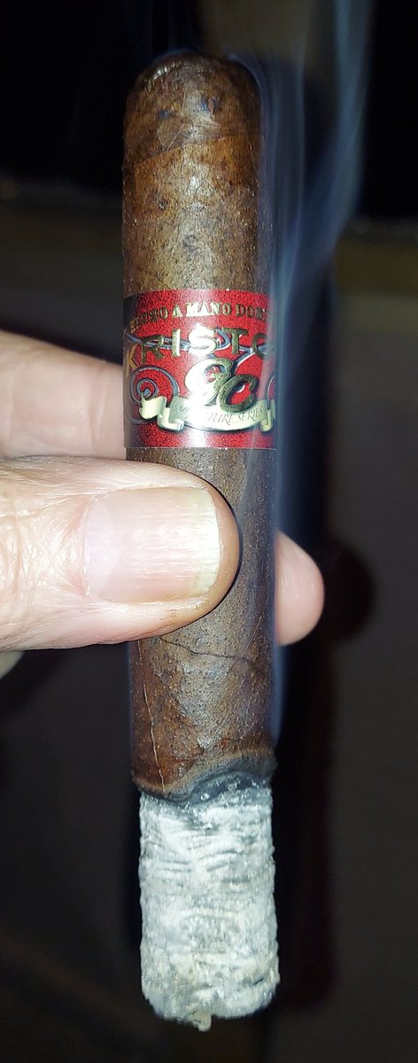 VamosGatos's tweet image. My 5th cigar of Sunday is a .@kristoff_cigars GC Signature Series Robusto 🔥💨👍