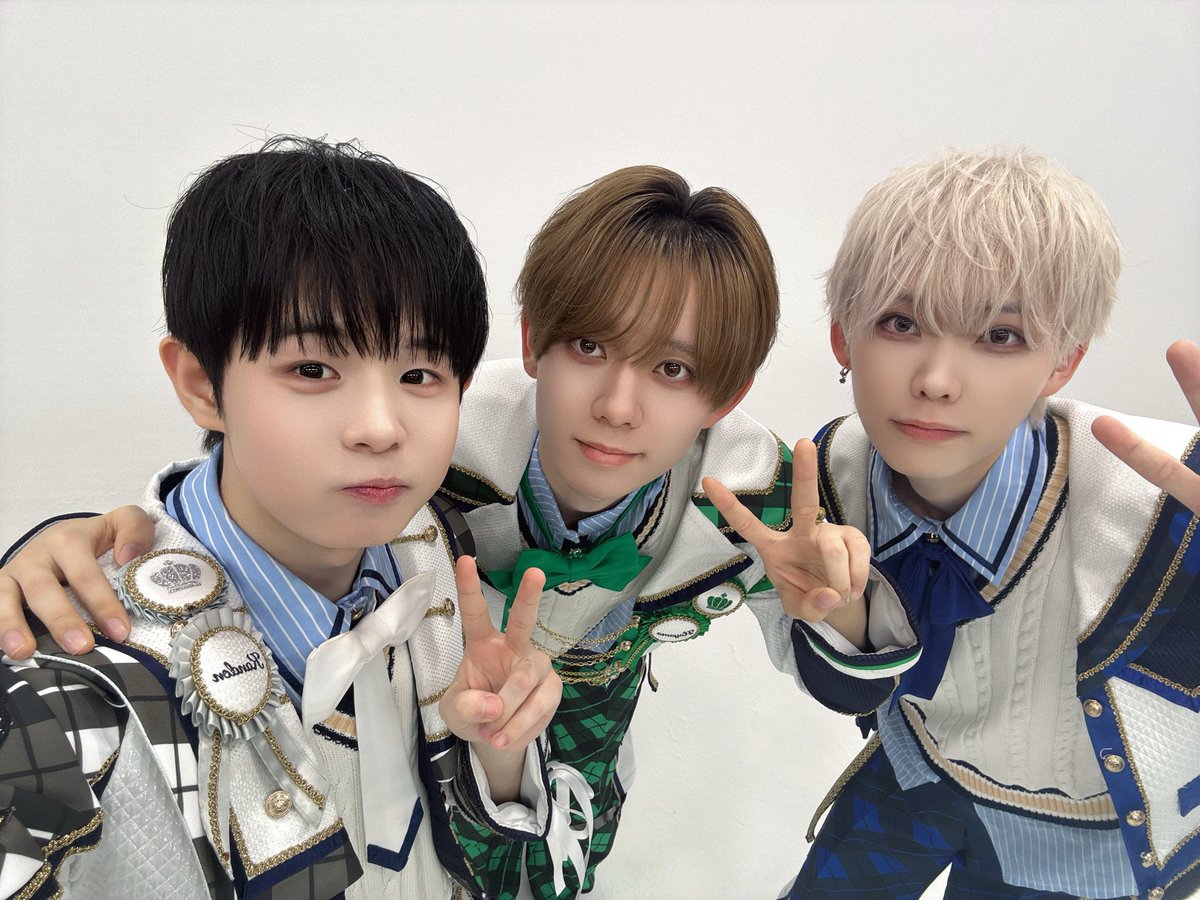 YGDGlobal's tweet image. [📸] 251123 Hayama X update w/ Gangdong!

We're about to go live on TikTok from the official FUN×FUN TikTok account with these three of us, so come watch! 🤍💚💙

#UniverseLeague #유니버스리그 #YEOGANGDONG #여강동 #風見隼磨 #かんどん #ふぁんふぁん