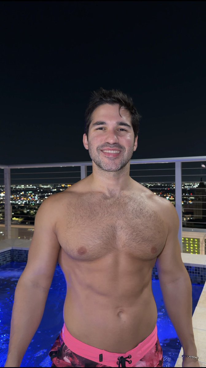 legdaydaddyy's tweet photo. 5 people that repost this will get a surprise in their inbox 🔥🔥 https://t.co/28BjCkgqaj