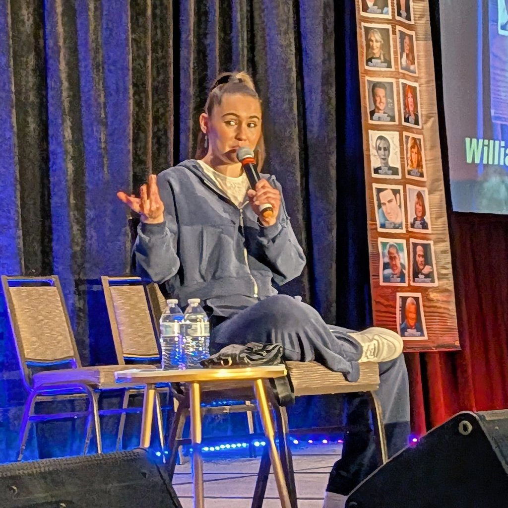 TrekMovie's tweet photo. Christina thought her musical episode song was boring. Why? "No jazz hands". #startrek. #strangenewworlds. #stchi. https://t.co/8cKAAfPazZ