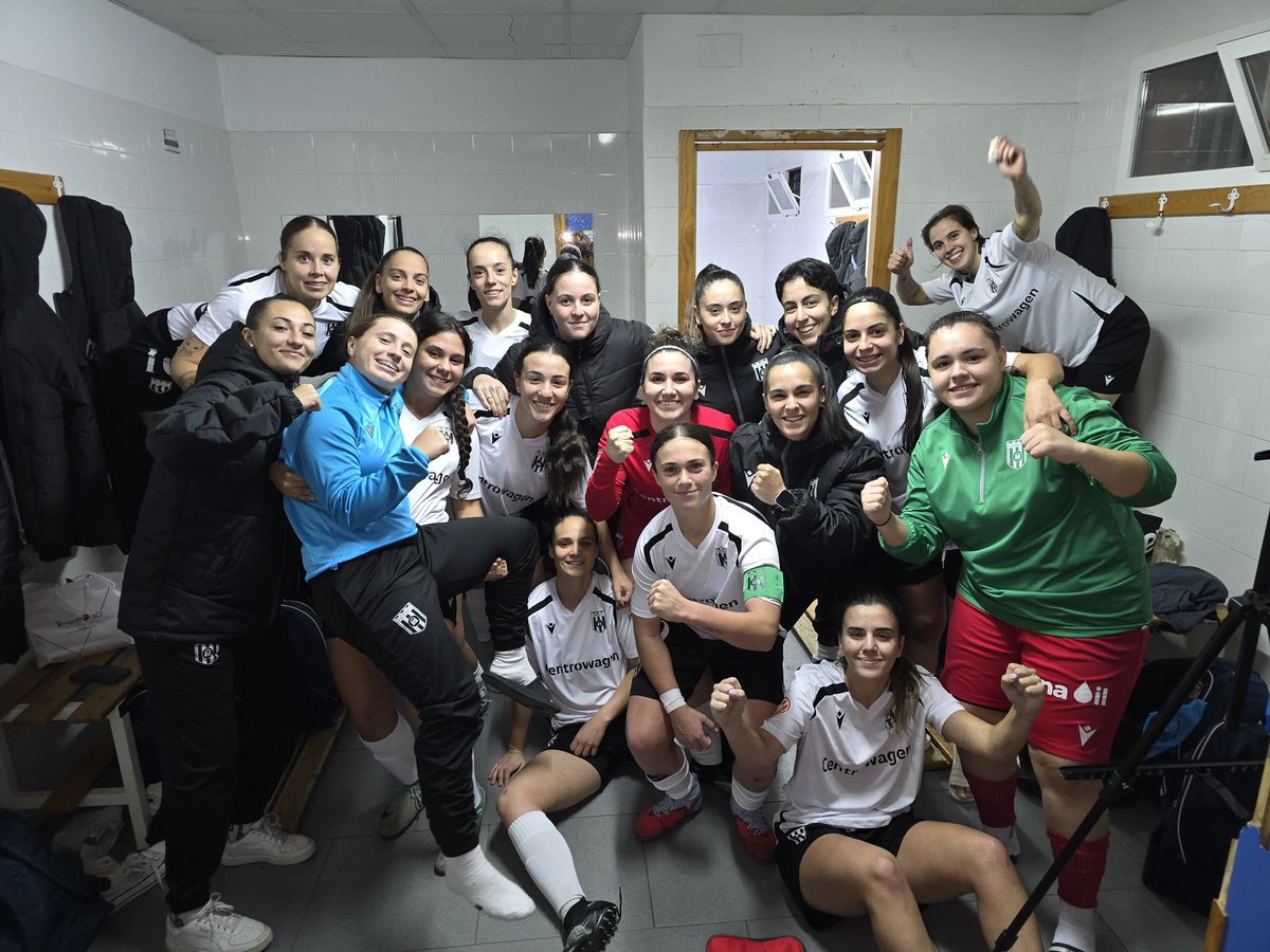 ✅ Partidazo y victoria de nuestras romanas en Zafra 📍

F.M.D Zafra 3-4 #MéridaFemenino

🍍 EQUIPO ➕3️⃣⚪️⚫️
