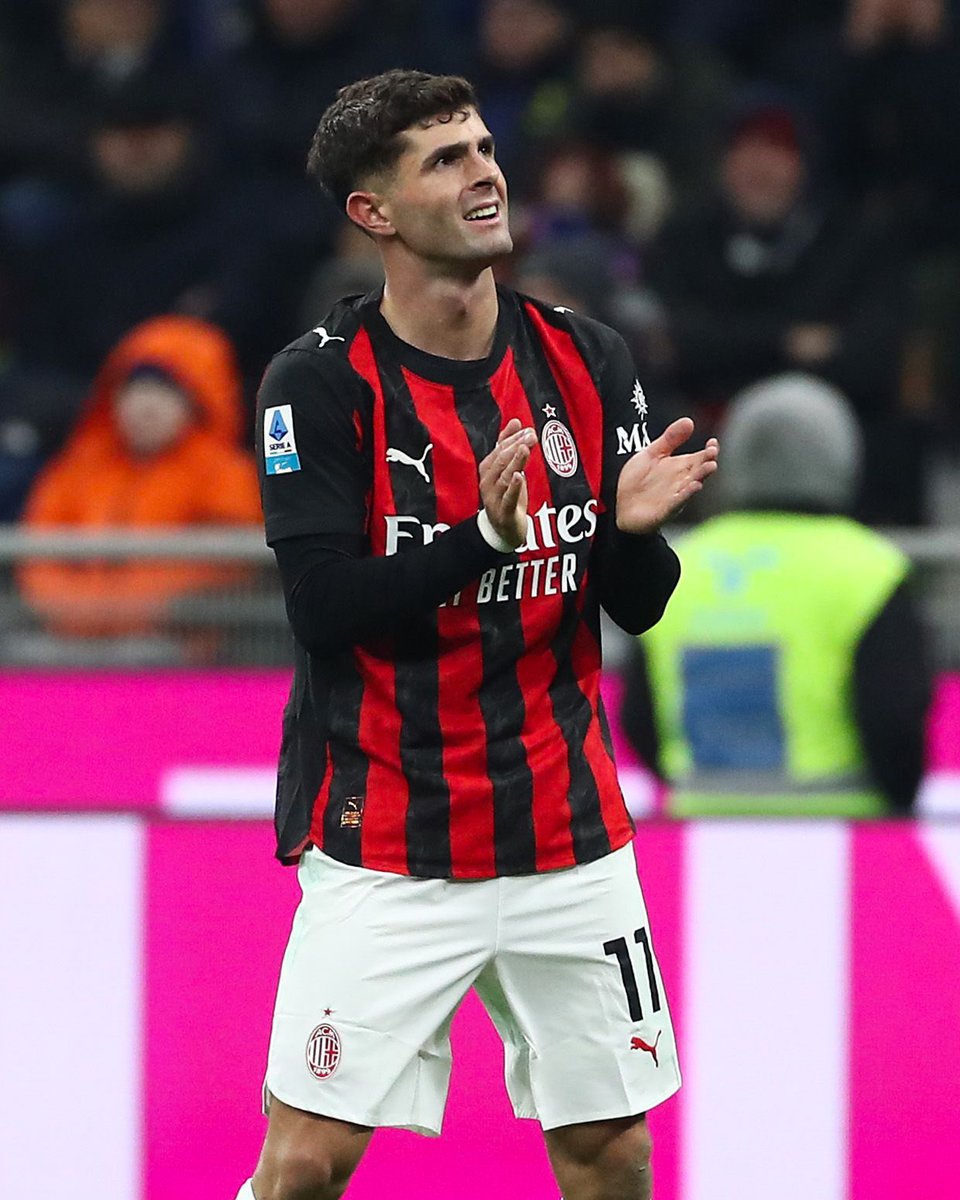 brfootball's tweet image. Christian Pulisic returns with a BIG goal in the Milan derby 🔴⚫️