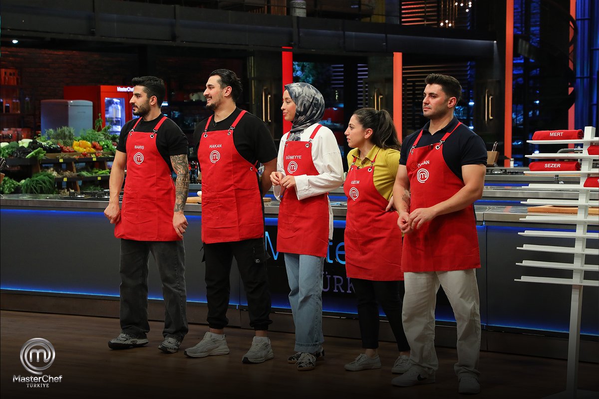 TvMasterchef's tweet image. MasterChef Türkiye 2025&apos;in takımları belli oldu. #MasterChefTürkiye #MasterChef #ACUNMEDYA #TV8 @Danilo_Zanna @chefyalcinkaya @SomerSivrioglu