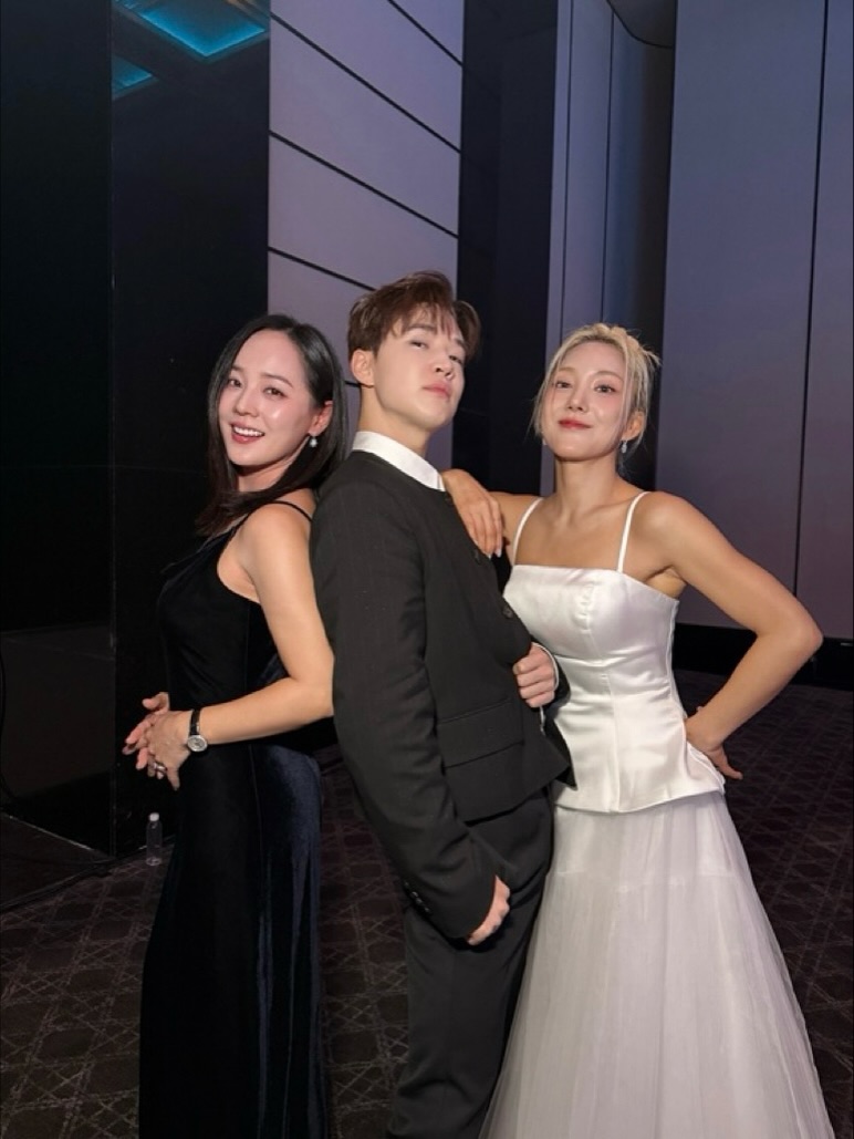 251123 eugene #김유진 update for UNICEF'S Blue Star charity gala 💙
📸 void_jiwon.22 on instagram