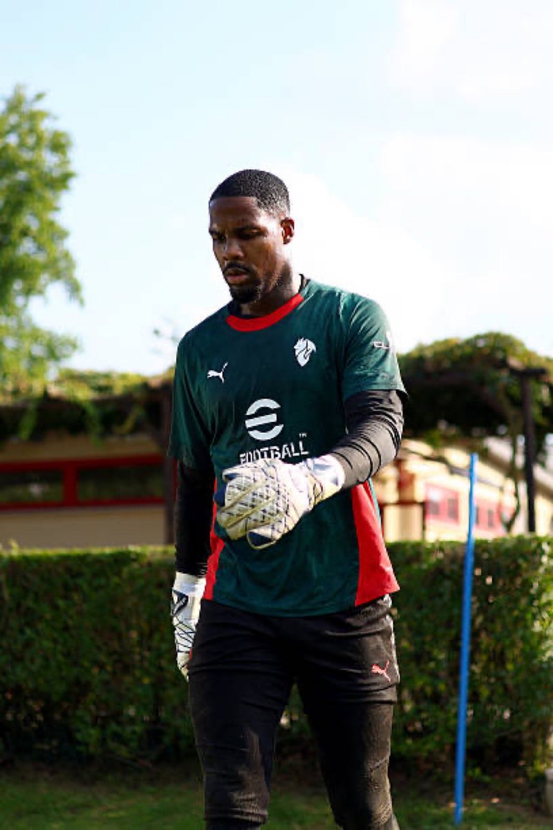 مانيااااااان مانياااااااان
#ميلان