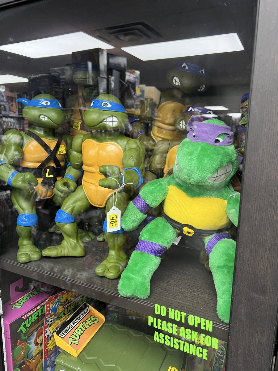 ThePeakTMNT's tweet image. Best vintage plush I’ve ever seen! It was ✨pristine✨