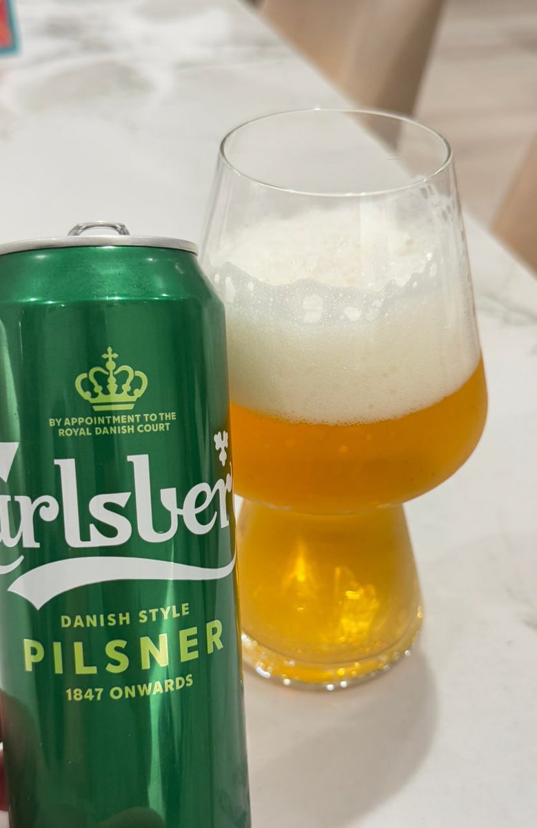 dunc507's tweet photo. Quiet night, alone in a corner, beer by my side🍺✨
No need for noise, just savor thoughts and rich aroma, relishing life's little joys💛
#SoloDrinkingTime #NightVibes #CheersToMyself https://t.co/HZW1QoL61d