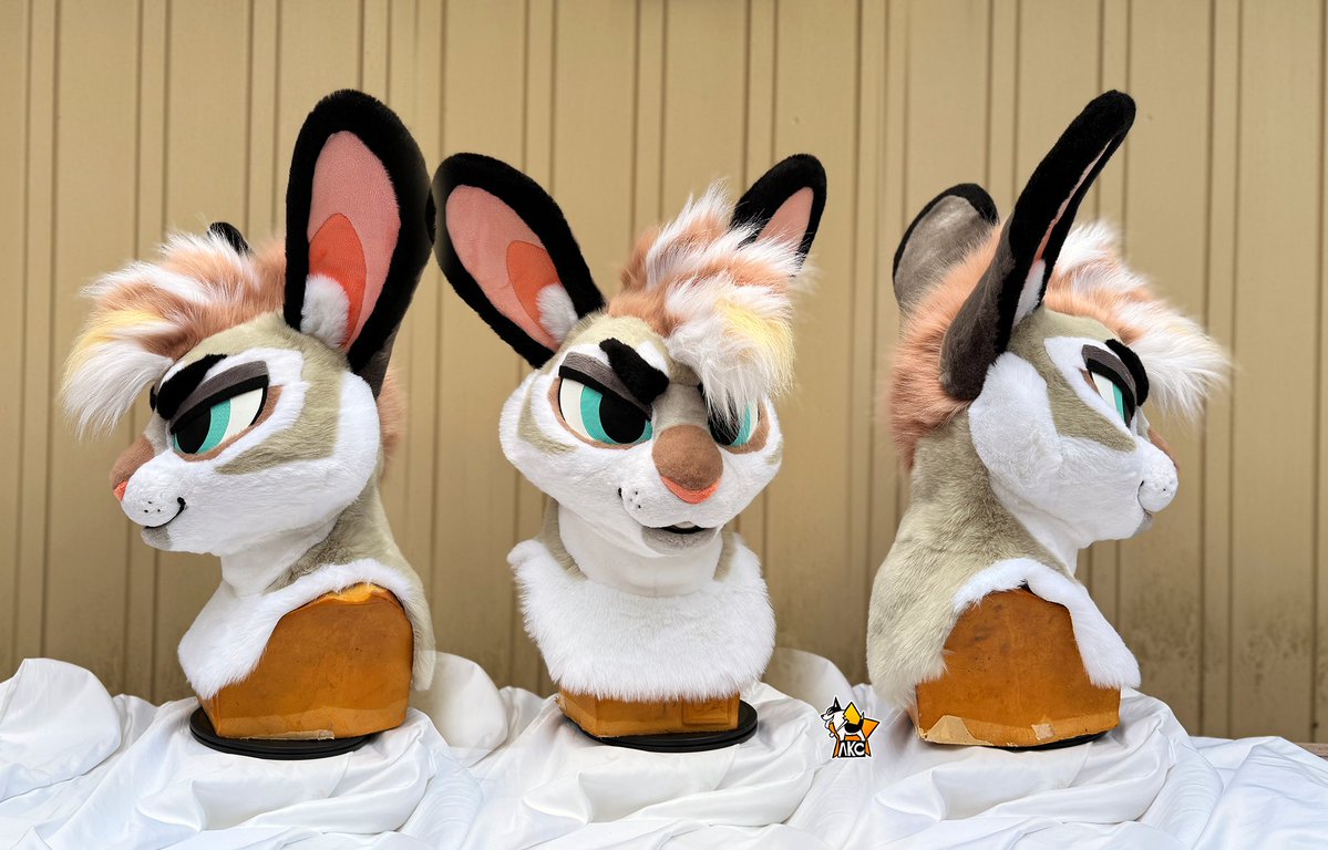 ArtKourCostumes's tweet image. Rabbit base turnaround!
He is available now on @TheDealersDen !!!