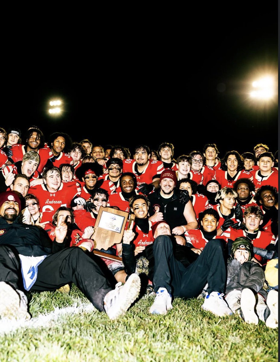 Gavin Jones tweet media