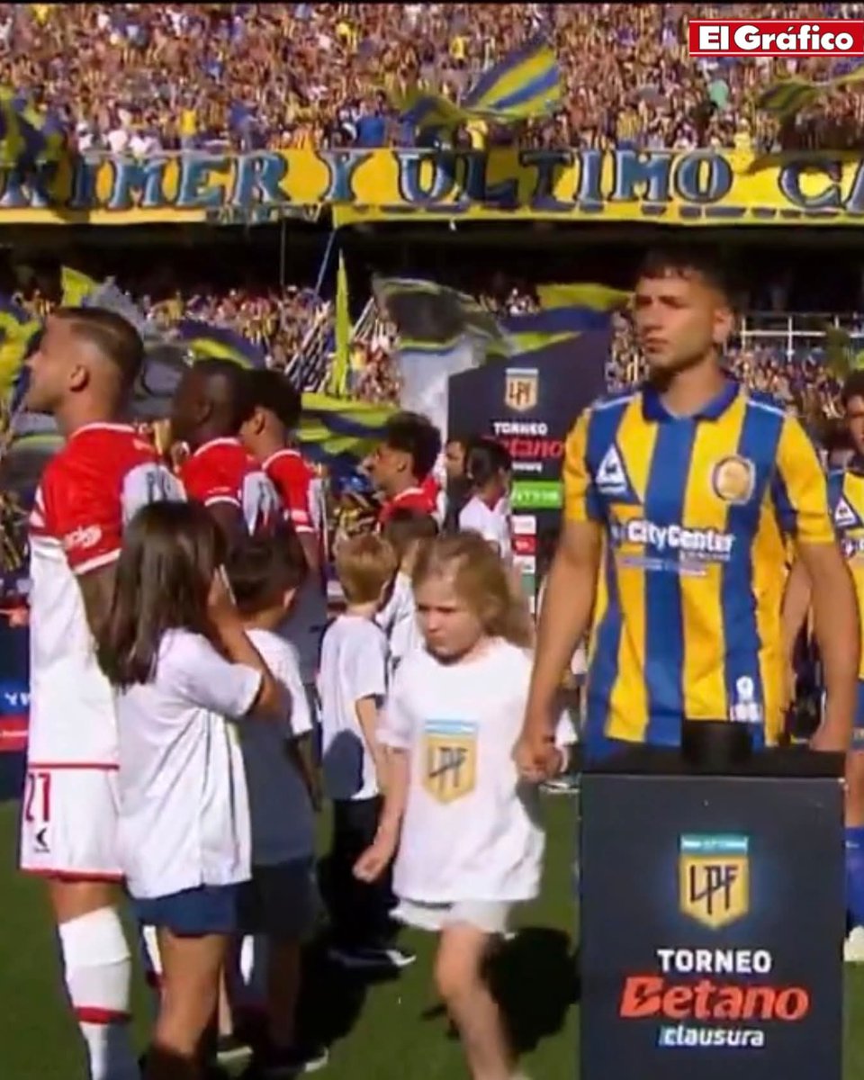 DE ESPALDAS IMPECABLE TODOS LOS EQUIPOS TENDRÍAN QUE HACER LO MISMO... #fueratapia