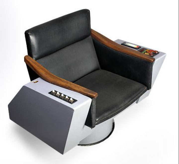 TVTOYMEMORIES's tweet photo. CAPTAIN KIRK'S BRIDGE CHAIR
(along with his FART smells)
sold at auction for $304,750.
The iconic TV prop was sold way back in 2002, at the Profiles in History auction
#StarTrek #CaptainKirk #Shatner #WilliamShatner #TVprop https://t.co/cIImzfclXA