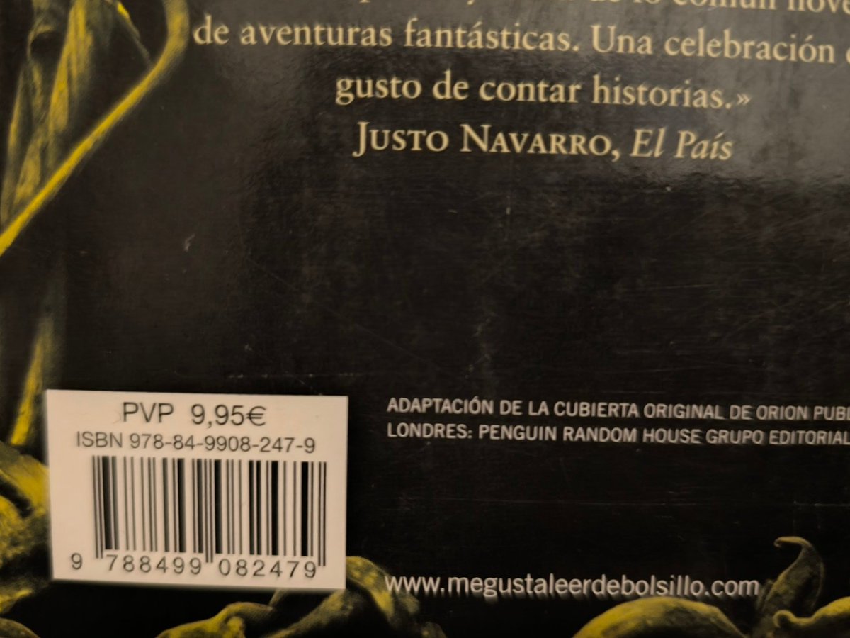 RadiantKvothe's tweet image. Poca broma que es un punto importante lo de que por ley un libro no pueda bajar más de un 5% (10% en 2 fechas concretas) ni con ofertas, pero en pocos años ya solo la edición de bolsillo, la &quot;barata y más económica&quot;, haya subido un 40%