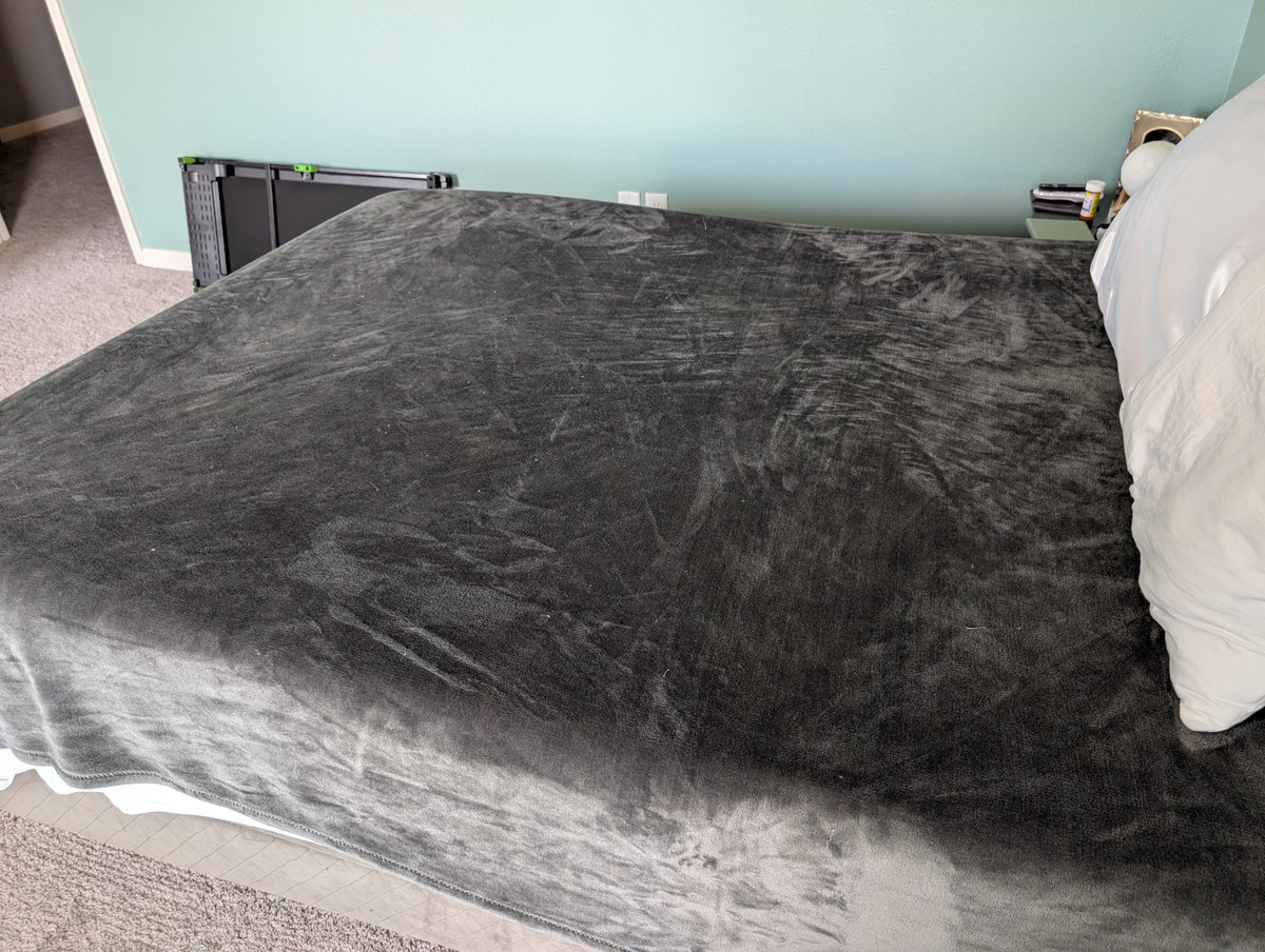 IMake_MyBed's tweet image. Small habits, big difference. Day = started 🛏️💪🏻☕
#BedMaking #BedroomInspo #CleanCore #DailyRoutine #PlushBedding #GreyAndGreen #SatisfyingCleans #MakeYourBed #BedroomDecor #TidyHome #ShotOnPixel #GooglePixel9Pro #IMakeMyBed