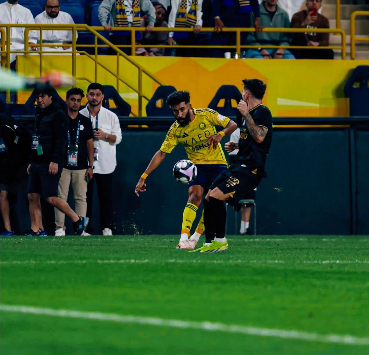 ألف مبروك لكل عشاق العالمي

معكم وبدعمكم وحضوركم.. 
مكملين مشوار إسعادكم بإذن الله 💙💛

#النصر_الخليج
#دوري_روشن_السعودي