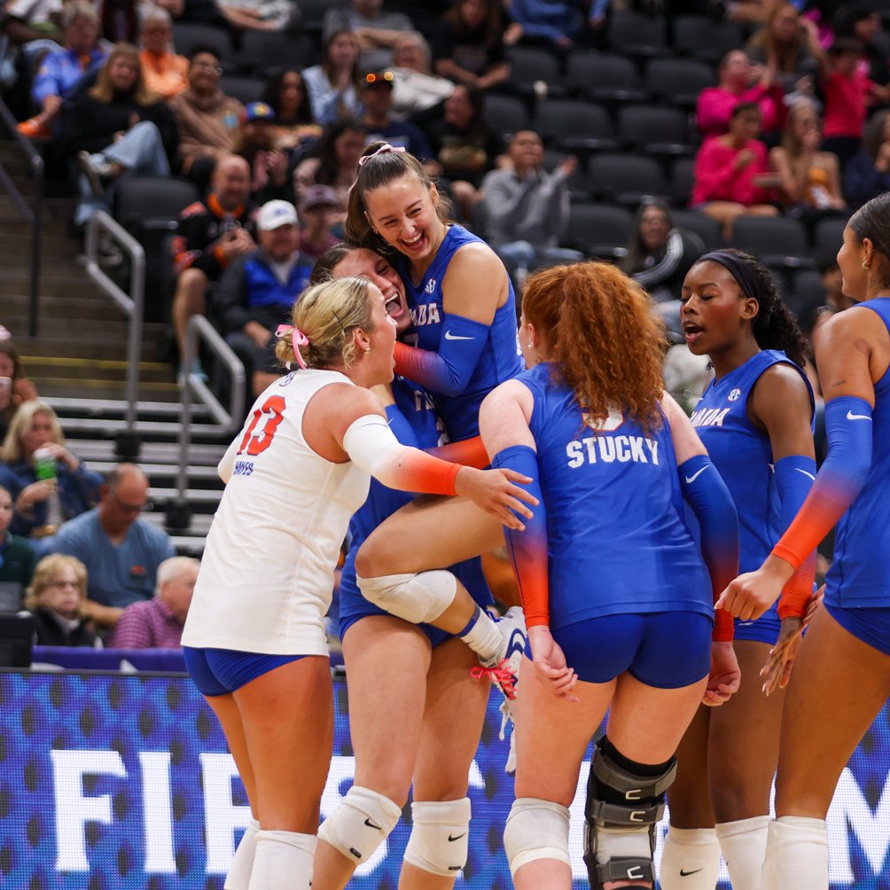 GatorsVB's tweet image. live reax of a Rothe block🙌