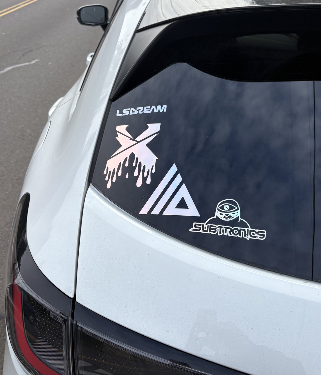 Rach 👽 tweet media