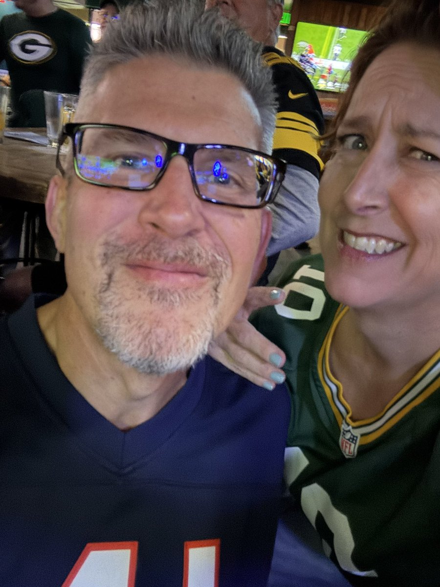 #PutThatInYourPipe still deciding if a Bears fan can be trusted. 😛