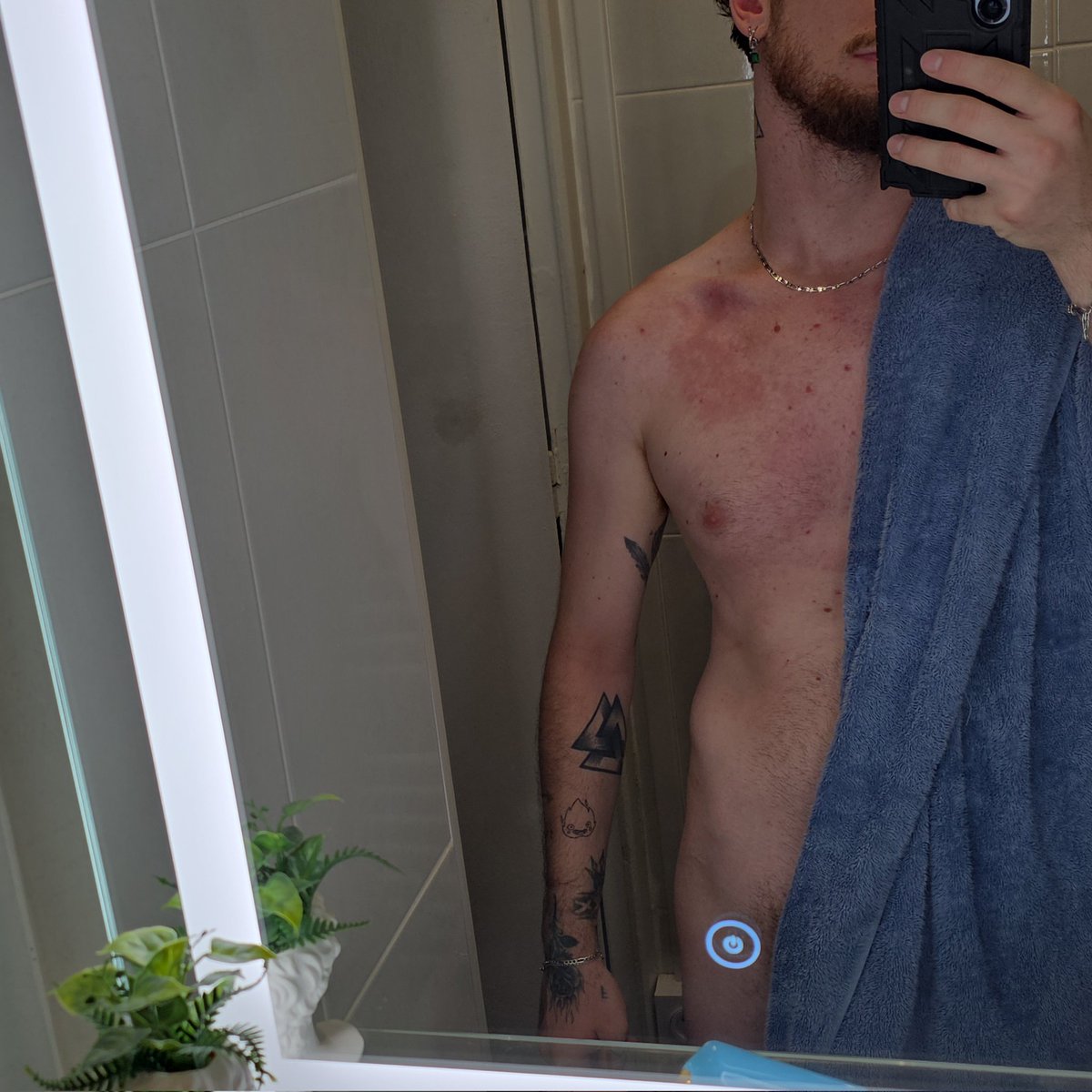 srgyn333's tweet photo. N'hésitez pas a follow 
#LGBTQIANovemberHaters https://t.co/TGxAAYhOqz