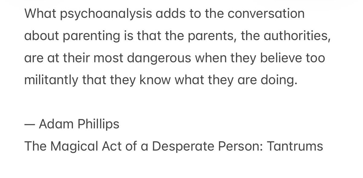يذكرنا التحليل النفسي في حديثنا عن التربية هو أن الوالدين، أصحاب السلطة [في حياة الطفل]، يبلغان أشدّ خطورتهما حين يعتقدان، بإيمانٍ قاطع، أنهما يعرفان ما يفعلانه!