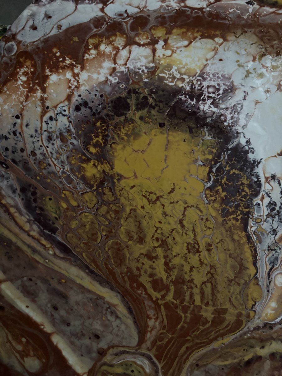 anasalhajji's tweet photo. One more time: oil is a natural resource, and natural resource economics apply. Do not try to be fancy with finance nonsense that doesn’t apply to natural resources.  You are just exposing your ignorance of the oil industry. https://t.co/YhL4E26PUC