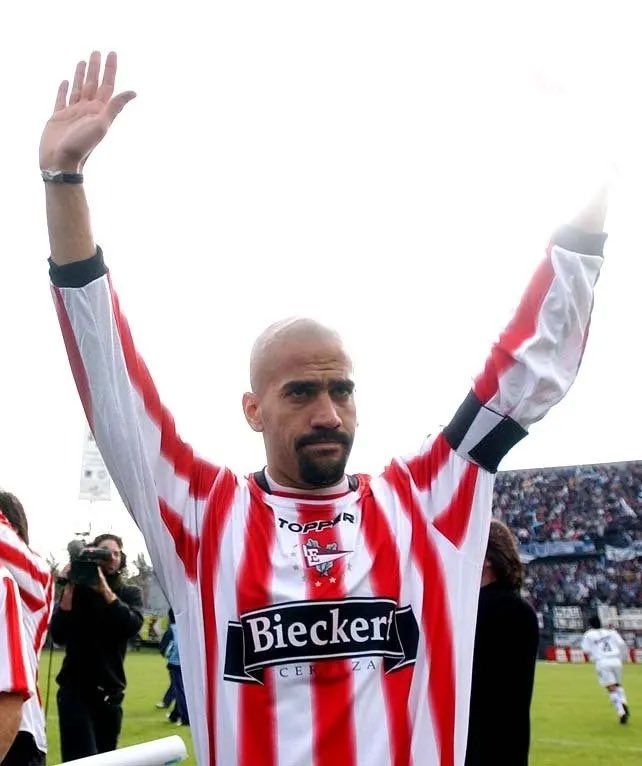 LajeAntonio's tweet image. "ENCUESTA IMPORTANTE" 

¿Apoyas que Juan Sebastián Verón haya dado la orden para que Estudiantes de La Plata reciba de Espaldas a Rosario Central?

1- SI
2- NO